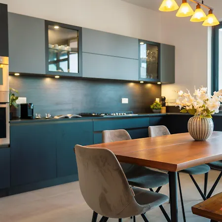 Elegance & Excitement Luxury Downtown Escape San Ġiljan
