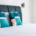 Elegance & Excitement Luxury Downtown Escape Apartment *