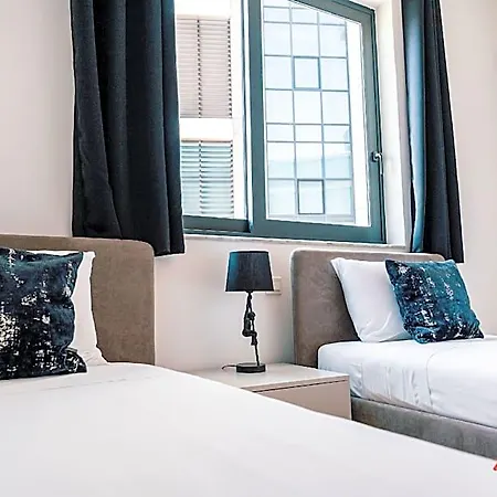 Apartment Elegance & Excitement Luxury Downtown Escape *