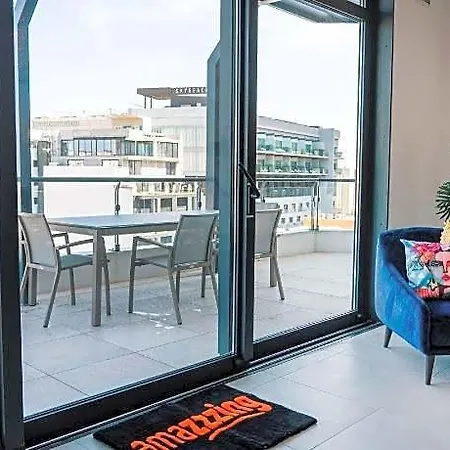 Apartment Elegance & Excitement Luxury Downtown Escape *