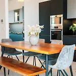 Elegance & Excitement Luxury Downtown Escape * St. Julian's
