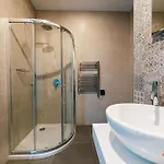 Elegance & Excitement Luxury Downtown Escape Apartament St. Julian's