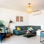 Elegance & Excitement Luxury Downtown Escape * St. Julian's